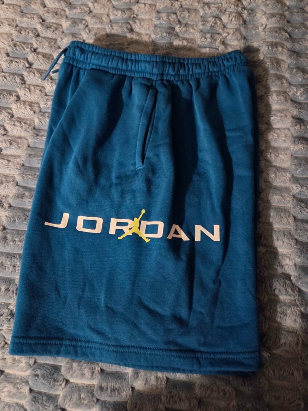 Boys nike jordan fleece shorts size large
